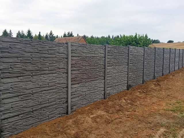 Aufgeteilter Stein - Antracit